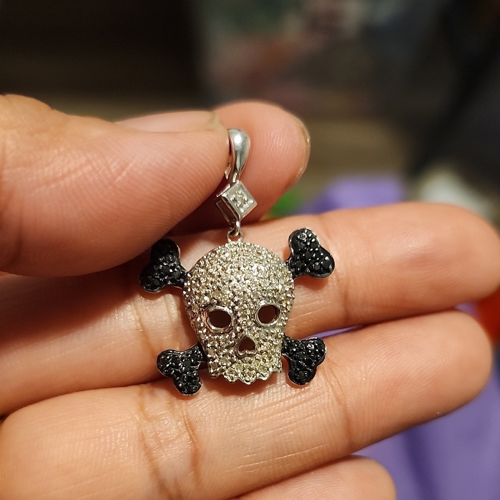 SS White and Black DiamondSkull Pendant